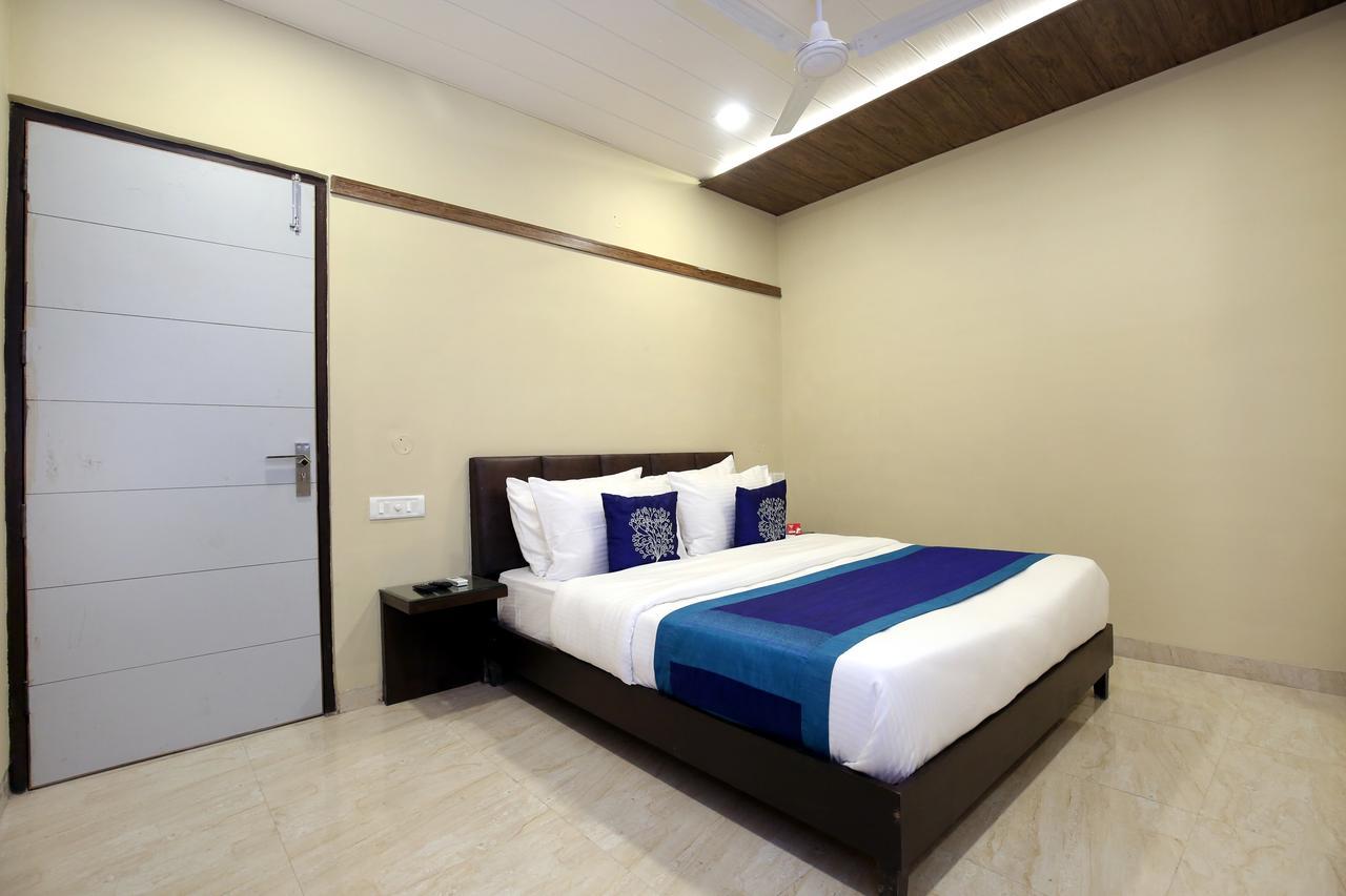 Capital O 9822 Hotel Seven Chandigarh Exterior photo